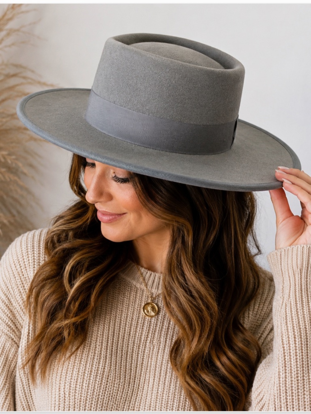 NWT Olive & Pique Women’s Gray Wide Brim Felt Fedora Hat